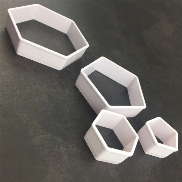 4 La Taille Des Hexagones Joueur De Football, 3D En Plastique De Chocolat Savon Gâteau, Fondant L'Ar 4 4 La Taille Des Hexagones Joueur De Football, 3D En Plastique De Chocolat Savon Gâteau, Fondant L'Ar – Image 4