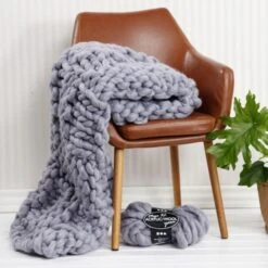 Devant -Promos Creavea Boutique pelote de laine mega xl acrylique et laine differents coloris 300 gr 15 m p 2