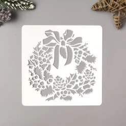 Pochoir En Plastique "couronne De Nouvel An" 15x15 Cm, Police, Artisanat, Décoration Murale à La Mai -Promos Creavea Boutique pochoir en plastique couronne de nouvel an 15x15 cm police artisanat decoration murale a la mai p 2