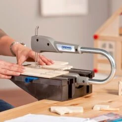 Scie à Chantourner Compacte Dremel Moto Saw - 5 Accessoires Inclus 8 Scie à Chantourner Compacte Dremel Moto Saw - 5 Accessoires Inclus -Promos Creavea Boutique scie a chantourner compacte dremel moto saw 5 accessoires inclus p 3